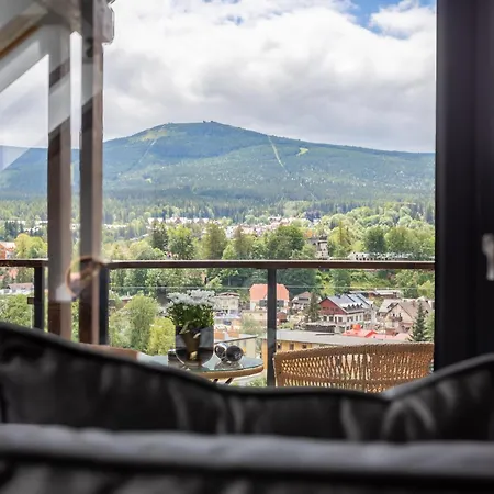 Obroncow Pokoju 17 아파트 *