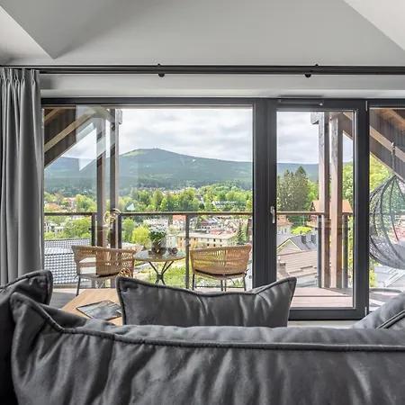 아파트 Obroncow Pokoju 17 스클라르스카포렘바