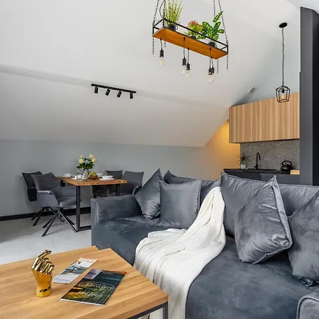 Obroncow Pokoju 17 Apartment *