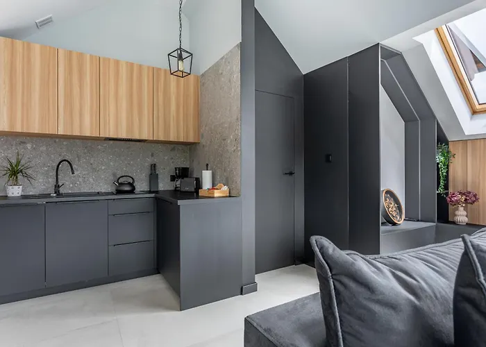 公寓 Obroncow Pokoju 17 *